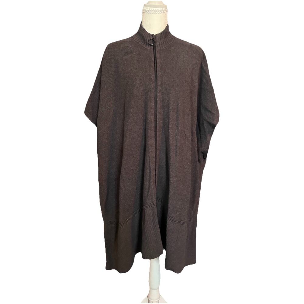Lululemon Gray Short Sleeve Sip Up Poncho. Lightweight One Size Mock Neck